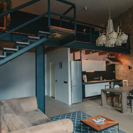 Old Factory Loft Aprtment L39 Apartman