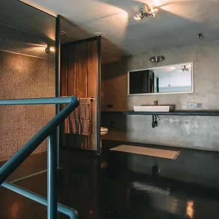 Old Factory Loft Aprtment L39 公寓